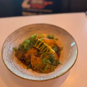 Ravioles de homard, bouillon thaï
